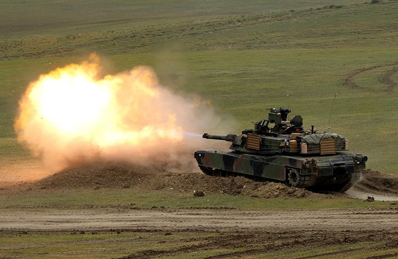 U.S. M1A2 ,Abrams, tank fires during U.S. led joint military exercise ,Noble Partner 2016, near Vaziani, Georgia, May 18, 2016 (Reuters Photo)