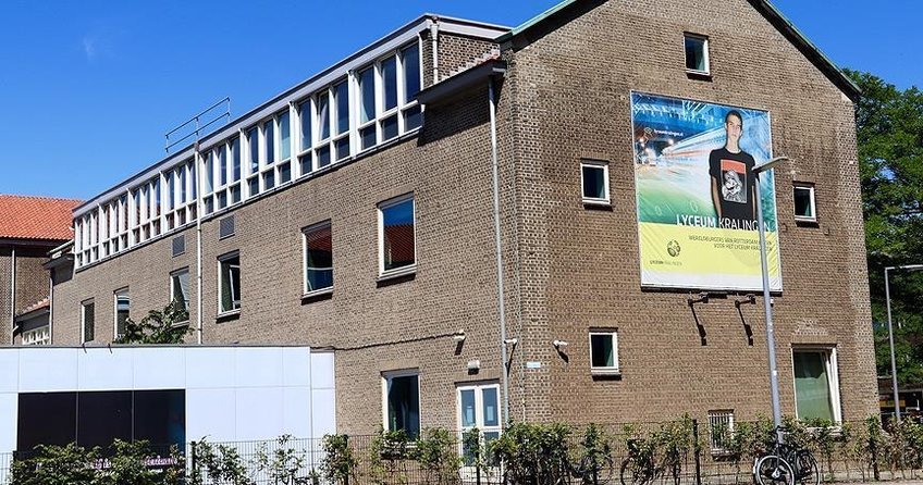 Hollanda’da FETÖ okulları tutunamıyor