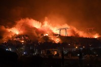 France mobilized 1,500 firefighters August 10, 2016 to deal with wildfires in the countryside north of Marseille that have gutted buildings and forced more than 1,000 people to flee their homes. (AFP Photo)