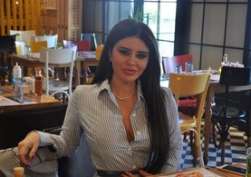 Hayranından Şarkıcı Ebru Polat'a 100 bin dolarlık teklif