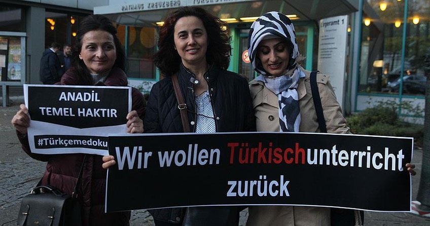 Berlinde Türkçeme dokunma protestosu