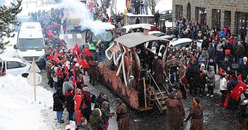 Belçika’nın ’Türk köyü’nde karnaval coşkusu