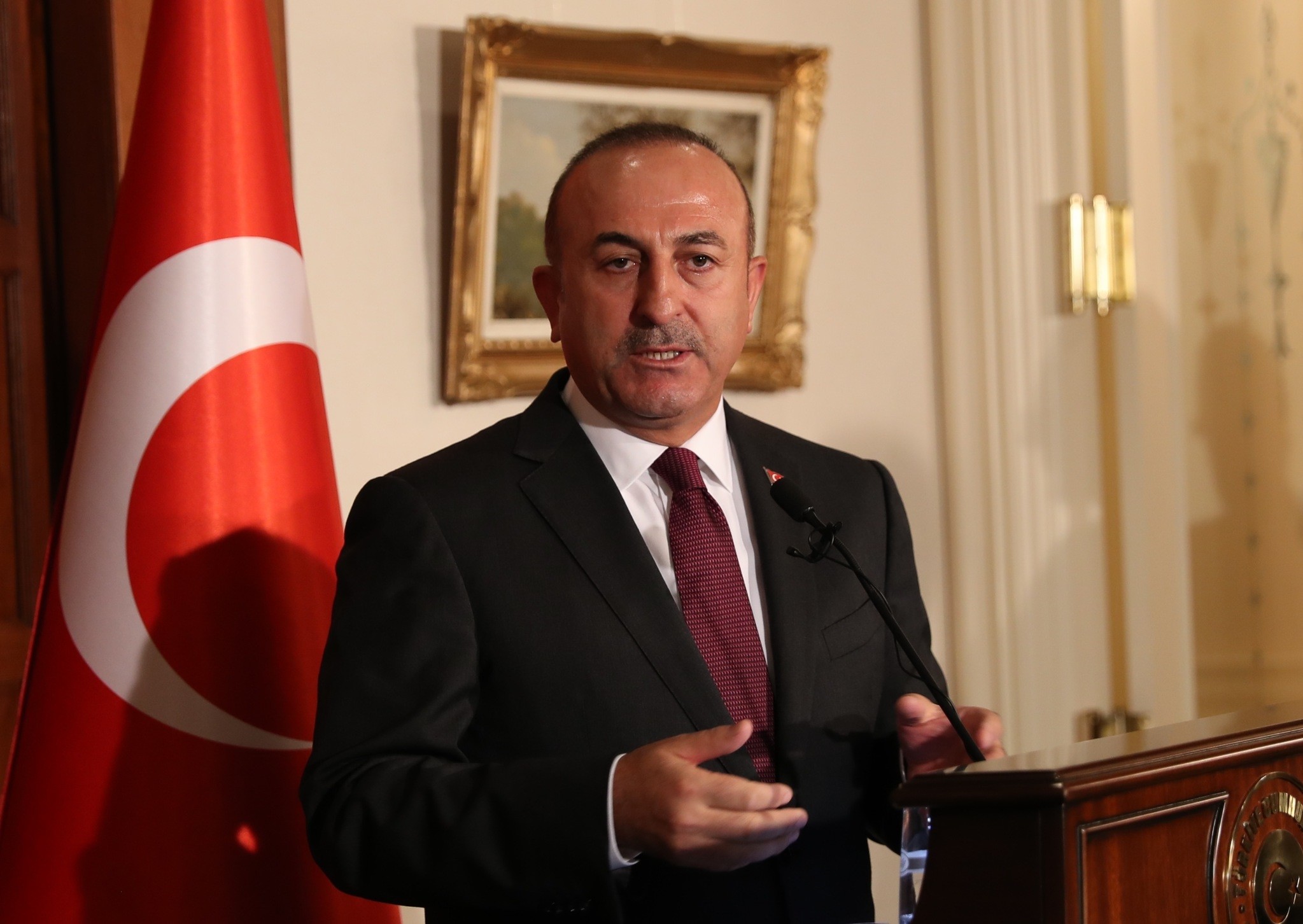 Foreign Minister Mevlu00fct u00c7avuu015fou011flu speaks at a joint press conference with his French counterpart Jean-Marc Ayrault in Ankara. (AA Photo)