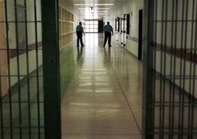 Cezaevi kasasından 10 bin lira çalan mahkum firar etti