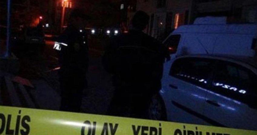 Adana'da polise atmak istediği bomba elinde patladı