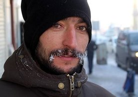 O ilçenin soğuk havası bıyık donduruyor: -32