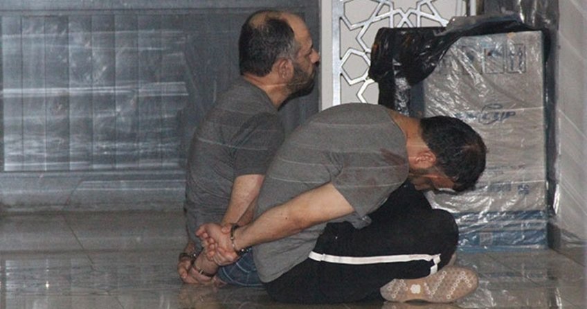 Köprüdeki hainler fuhuş evinden çıktı