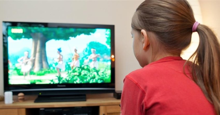TV üç yaşındaki çocuğu etkiliyor