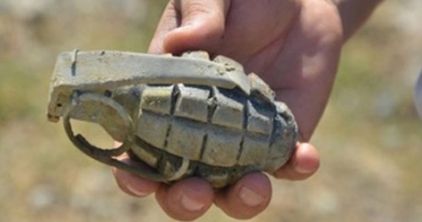 Fransa'nın Atina Büyükelçiliğine motosikletli iki kişi tarafından bombalı saldırı