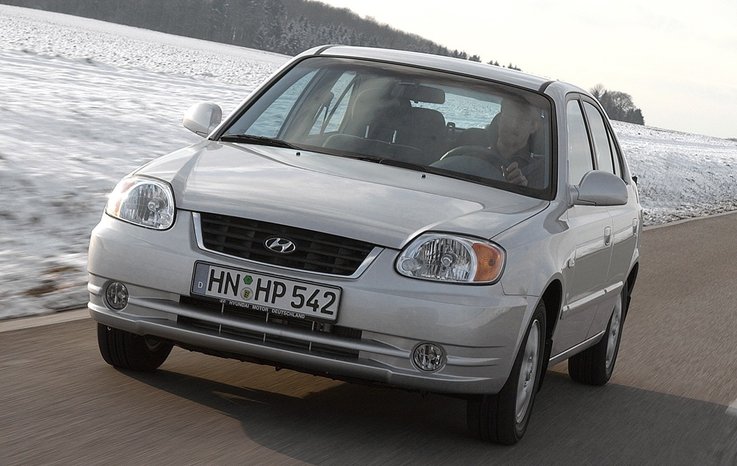 HYUNDAİ ACCENT’İN MOTOR YAĞI İLE SOĞUTMA SUYU NEDEN KARIŞIYOR?