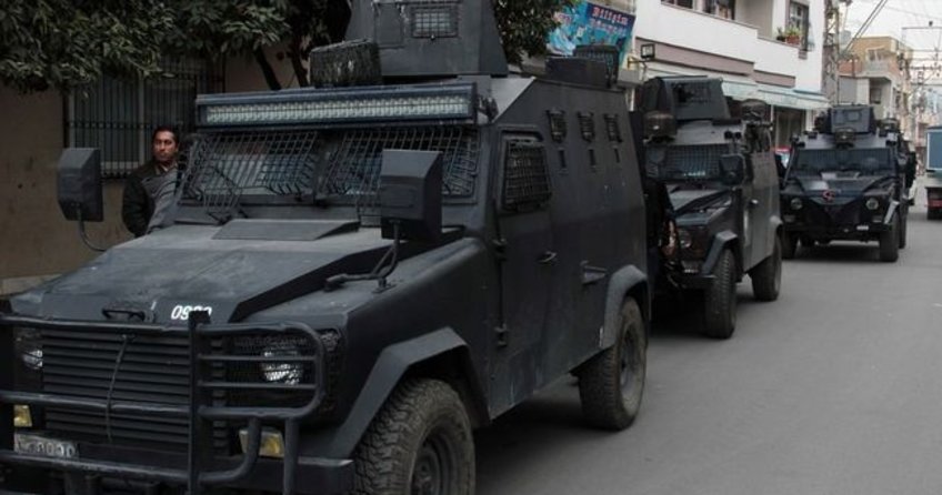 Adana polisi o mahalleye böyle girdi