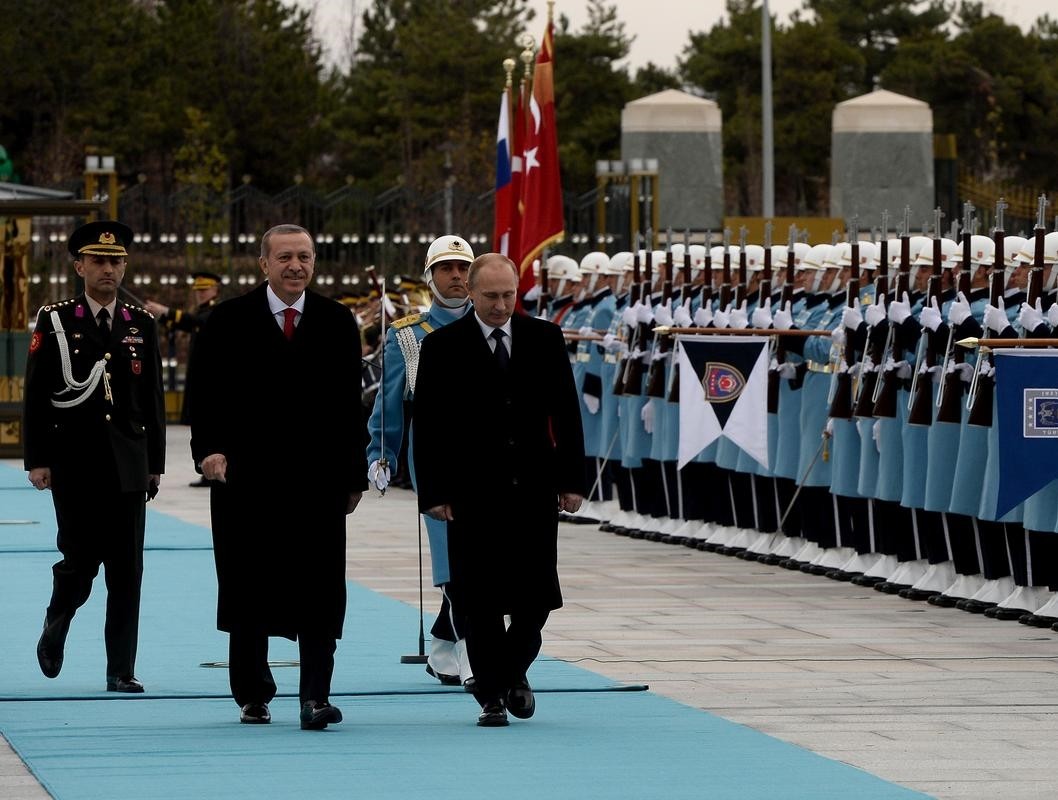 President Erdou011fan and his Russian counterpart Putin during an official greeting ceremony in Presidential Complex, Ankara