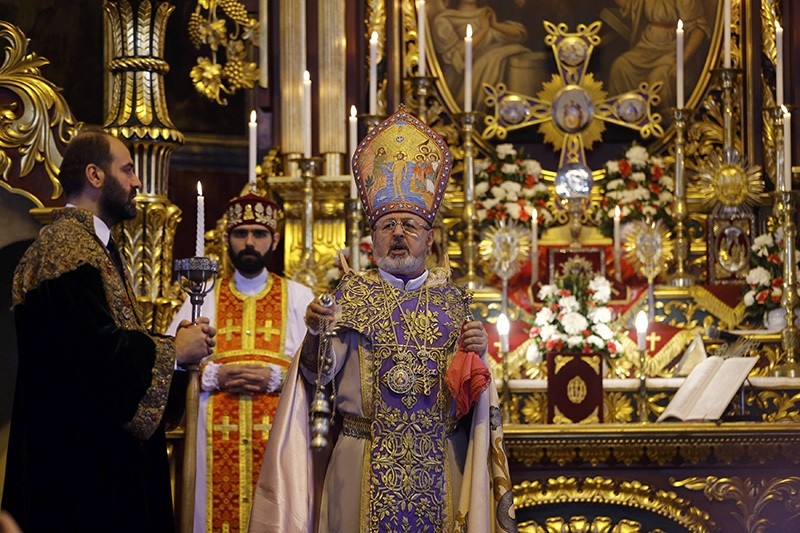 Archbishop Aram Ateu015fyan (C) holds a mass at Surp Asdvadzadzin Patriarchal Church in Istanbul April 24, 2015 (Reuters)