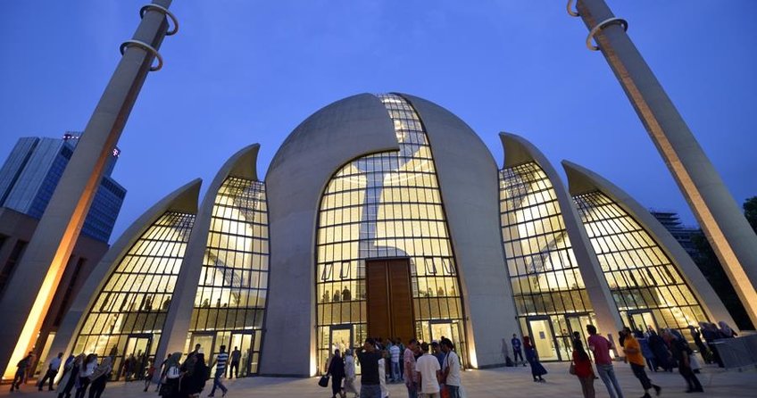 DİTİB Merkez Camisi Köln’ün sembolleri arasına girdi