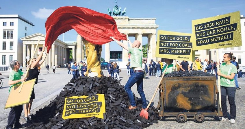 Çevrecilerden Merkel’e protesto