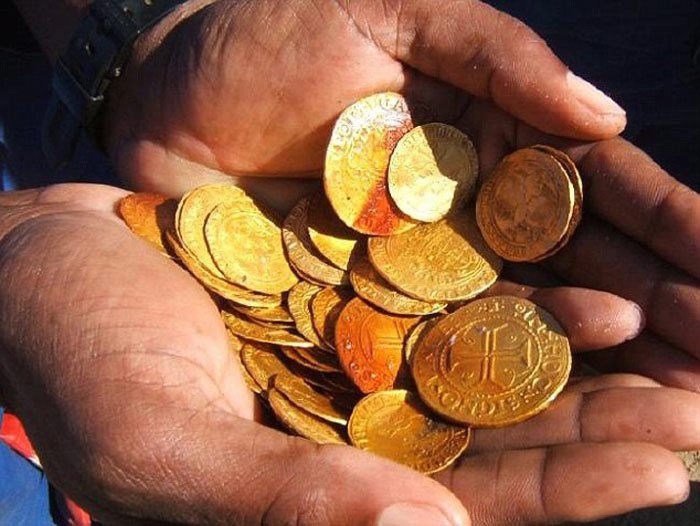 Dozens of gold Spanish coins were among the treasure trove. (Photo courtesy of Dieter Noli)