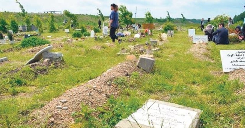 Müslüman mezarlarına yine saldırı gerçekleşti