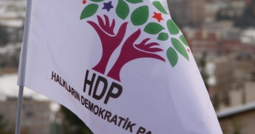 HDP'de grup danışmanlarına gözaltı kararı