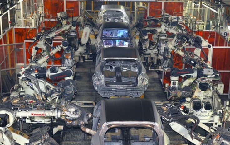 TOYOTA, TÜRKİYE'DE VİTES YÜKSELTİYOR