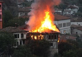 Safranbolu'da tarihi konak yandı