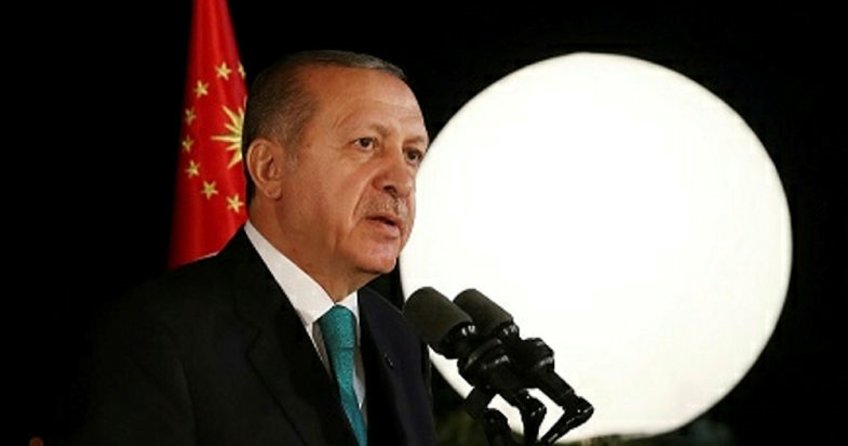 Cumhurbaşkanı Erdoğan, sanatçı ve sporcularla iftarda buluştu