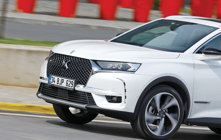 TEST - DS 7 CROSSBACK 1.6 PURETECH 225 OPERA