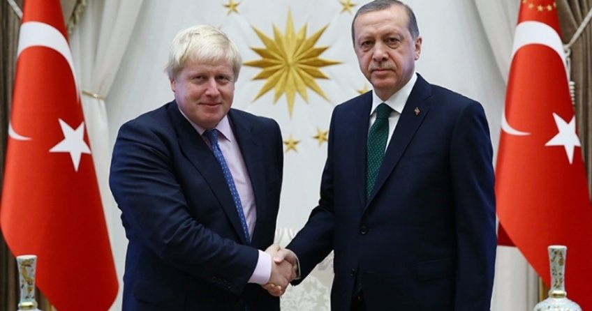 Cumhurbaşkanı Erdoğan'dan Johnson'a sürpriz hediye!