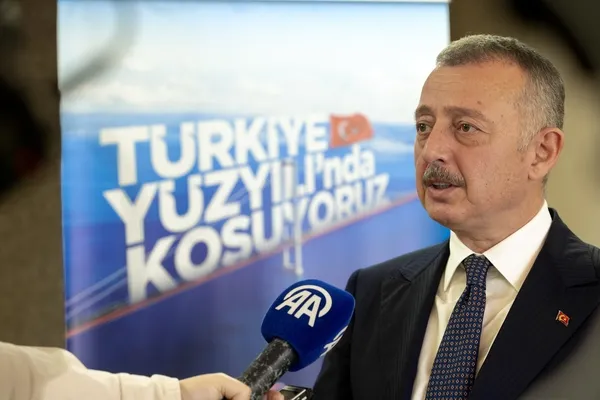osmangazi-koprusunde-tarihi-ilk-cumhuriyet-icin-kostular-1793276914276.jpeg