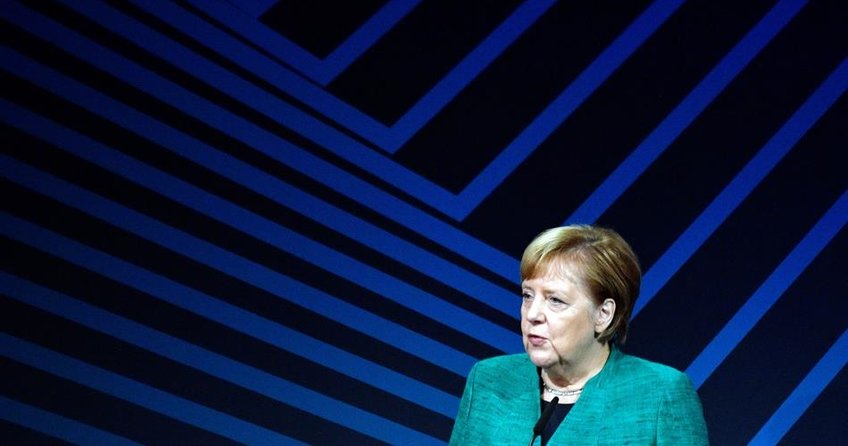 Koalisyon Merkel’e güveni azalttı
