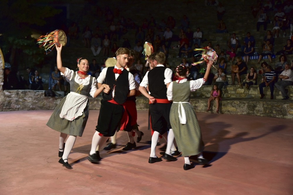Every year, the festival hosts folk dance companies from various countries. Eight countries are participating this year, including Turkey, Taiwan, China, Chile, Serbia, Italy, Russia and Greece.
