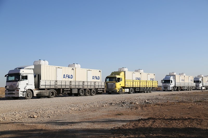 Turkish trucks carrying $6 million worth of humanitarian aid reach Erbil on 18 November 2016. (AA Photo)