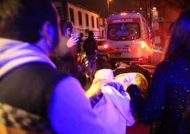 PKK'yı övmek için fırsat kollayan Amberin Zaman'dan skandal tweet