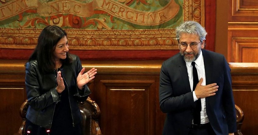 İhanete Paris'ten ödül verildi!
