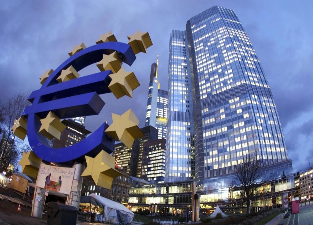 The Euro sculpture stands in front of the European Central Bank (ECB) in Frankfurt. 360 billion euros of  non-performing loans in Italy tops the EUu2019s agenda.