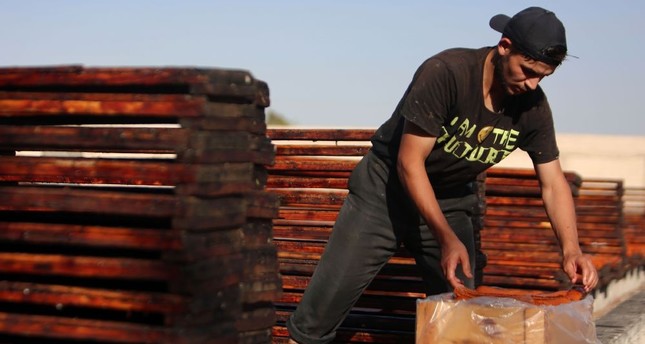 Government offers a new package for parliament's approval to improve investment environment. The package also aims to ease conditions for Syrian refugees to find a job.
