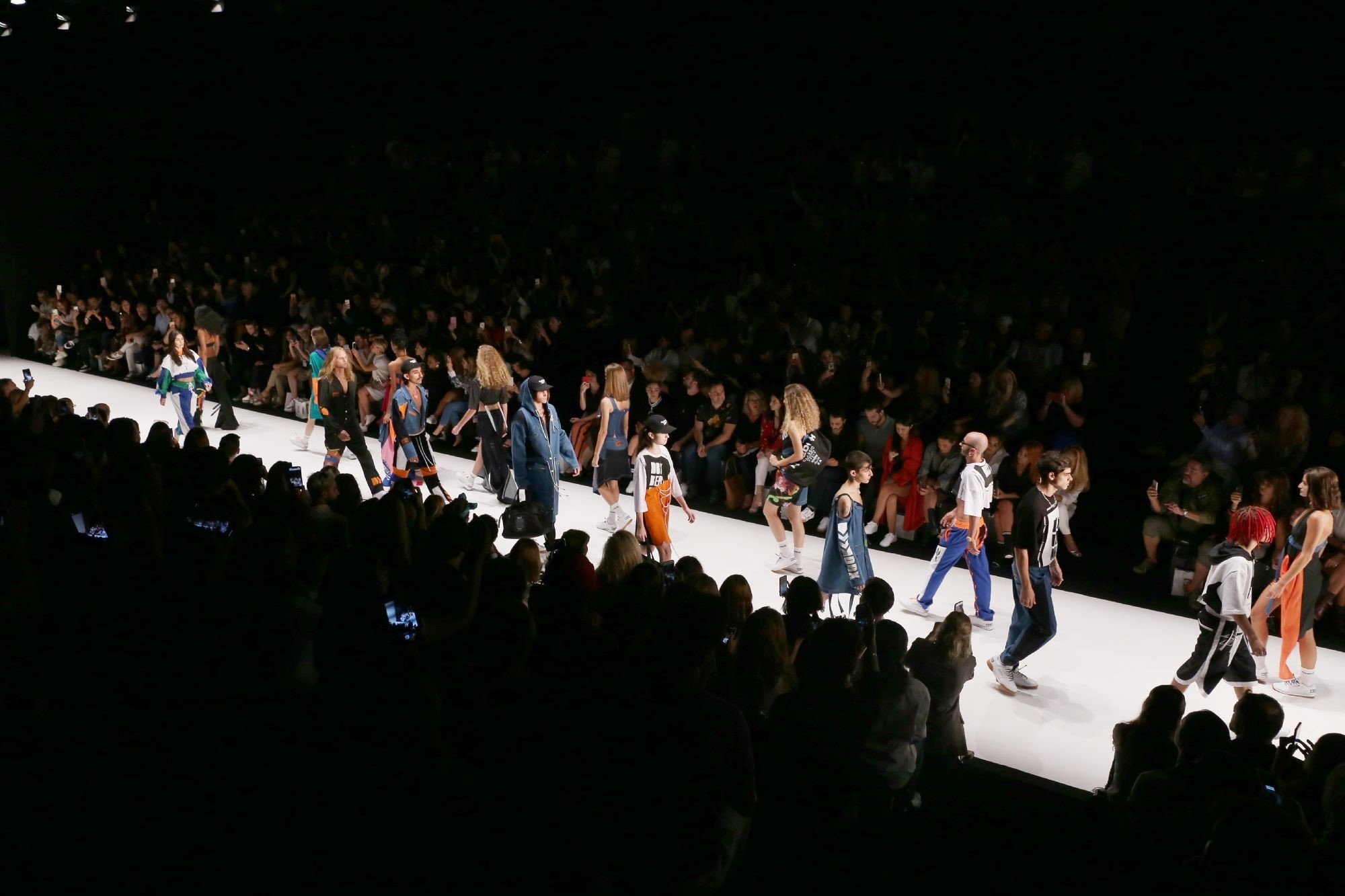 Istanbul Moda Haftasi Bugun Basliyor Harpersbazaar