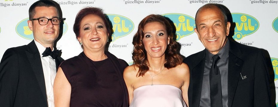 40 Yila Parfumlu Kutlama Galeri Davetler 03 Ekim 2016 Pazartesi
