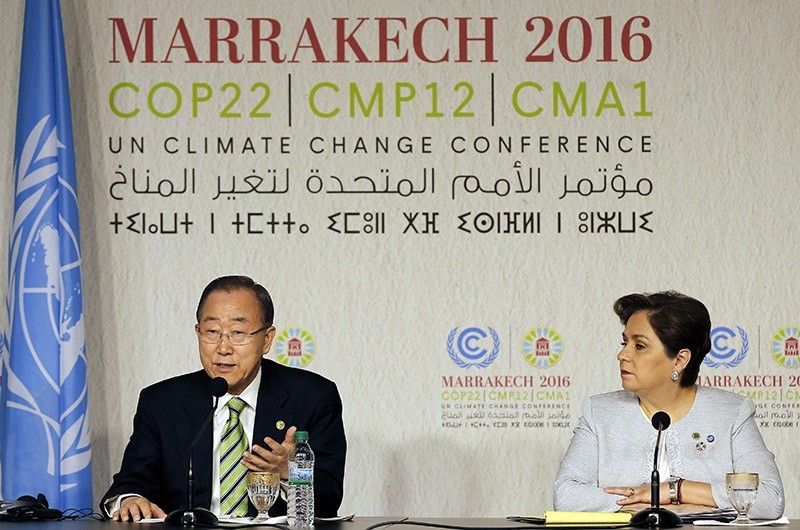 United Nations Secretary-General Ban Ki-moon (L) speaks during a press conference at the World Climate Change Conference 2016 (COP22) in Marrakech, Morocco, 15 Nov. 2016. (EPA Photo)