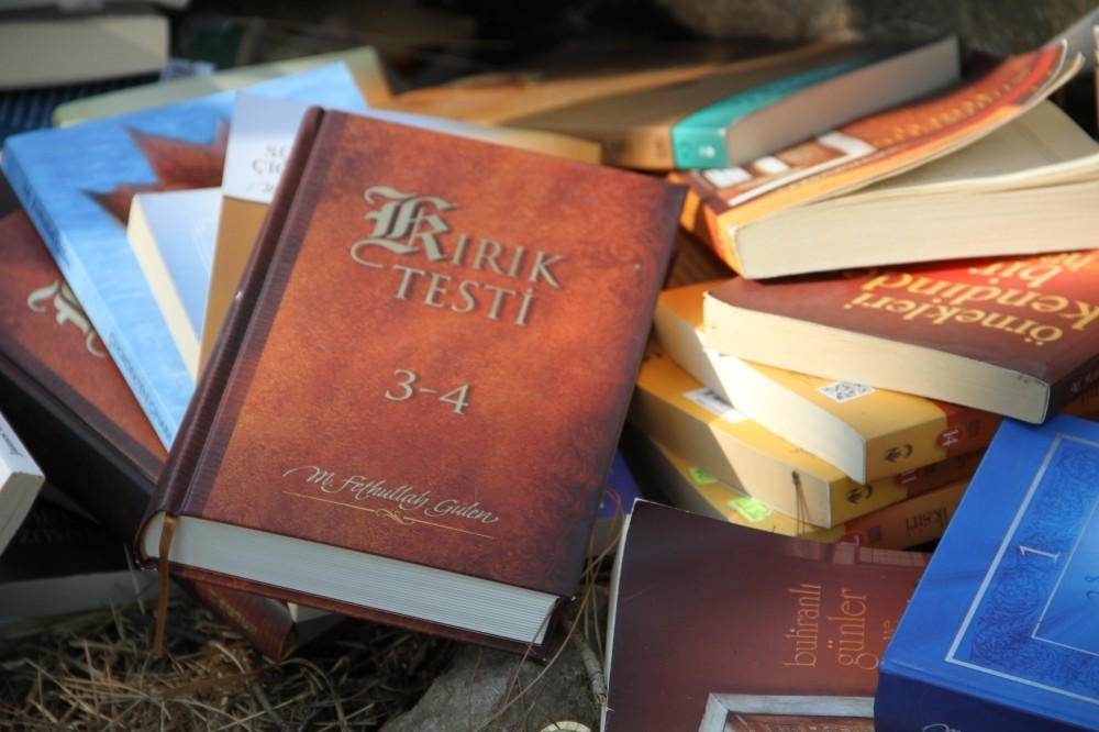 Some of Gu00fclen's books distributed to the terrorist group's members. (IHA Photo)