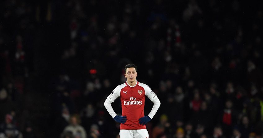 Mesut Özil efsaneleri çalımladı