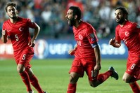 Arda Turan (C)