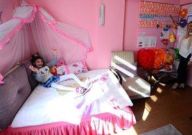Minik Sıla'nın yüzü öğretmen sevgisiyle güldü