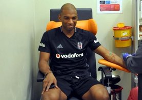 Beşiktaş, Ryan Babel'i resmen açıkladı