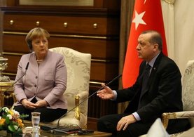 Erdoğan'dan dost uyarısı: DEAŞ neyse FETÖ de odur