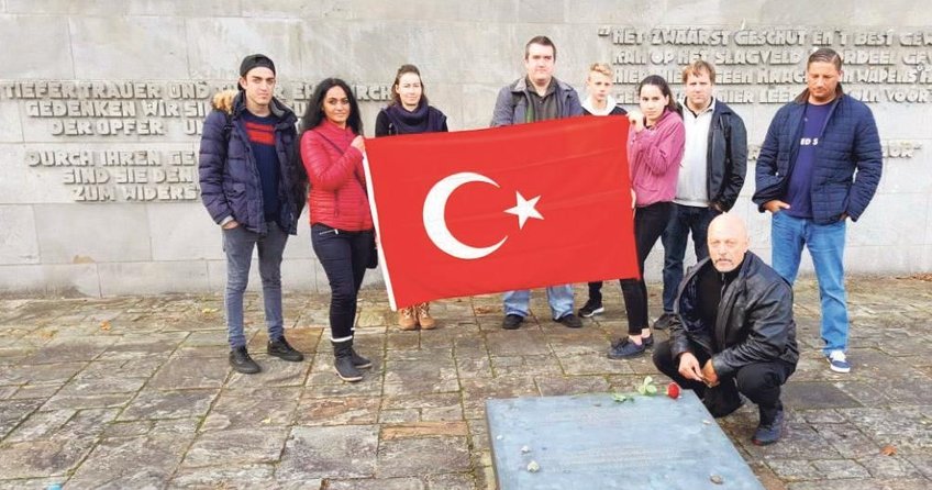 Nazi kampında ölen Türkleri andılar