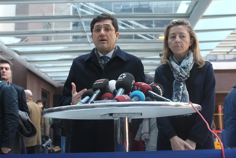 Murat Hazinedar (L) speaks to the press in front of American Hospital in u015eiu015fli, Istanbul, Jan. 21, 2016. (Photo: Sabah / Sercan Incesu)