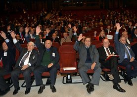 Pensilvanya’ya selam İzmir Marşı’na devam mı?