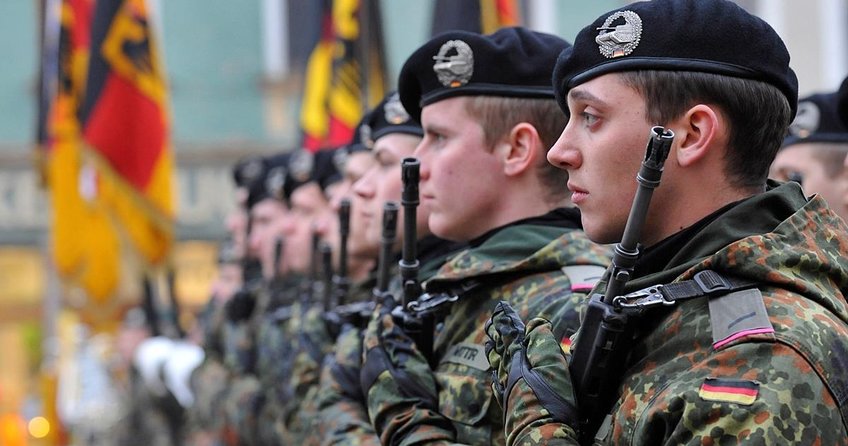 Almanya zorunlu askerliği tartışıyor