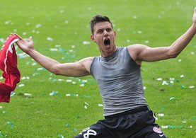 Beşiktaş'a yeni golcü: Adam Szalai!