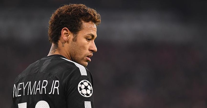 Neymar PSGde kalıyor